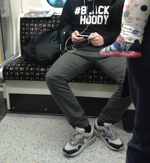 The bag is the problem, but the only bag this blogger is interested in is a scrotum. (From yourballsarenotthatbig.tumblr.com)